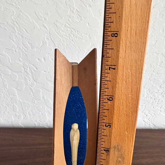 Vintage Mid-Century Mary Madonna Statue Wood Plastic Figurine Minimalist 60s - Picture 6 of 7